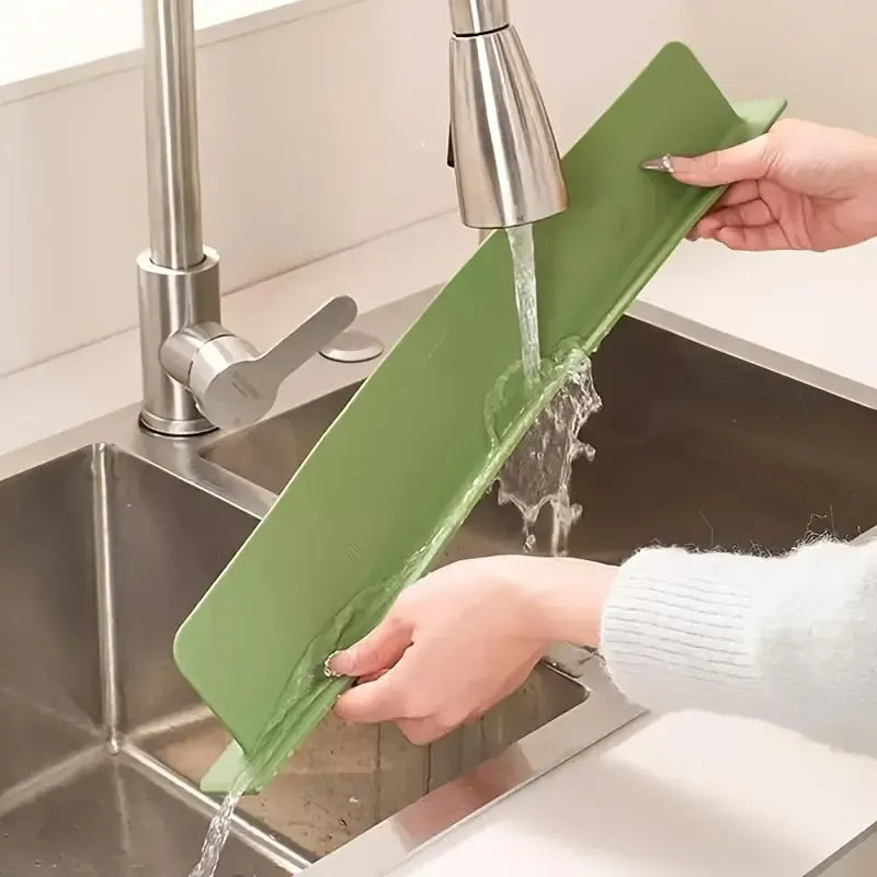 Silicone Sink Splash Guard – Flexible Water Splash Stopper with Double Suction Cups