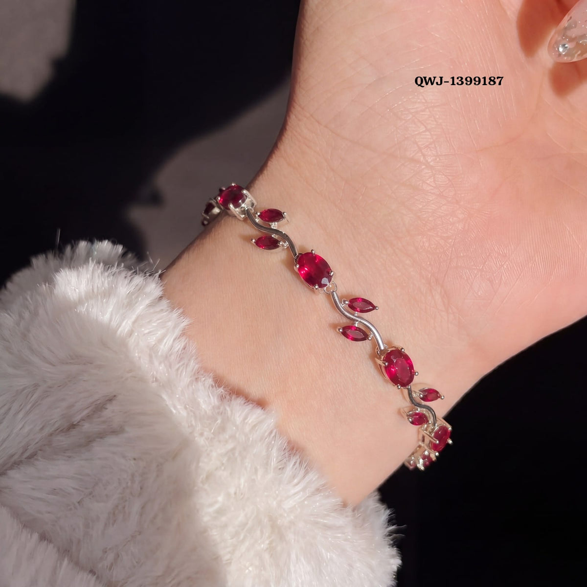 Tulip Bracelet – Elegant Stainless Steel Bracelet for Women